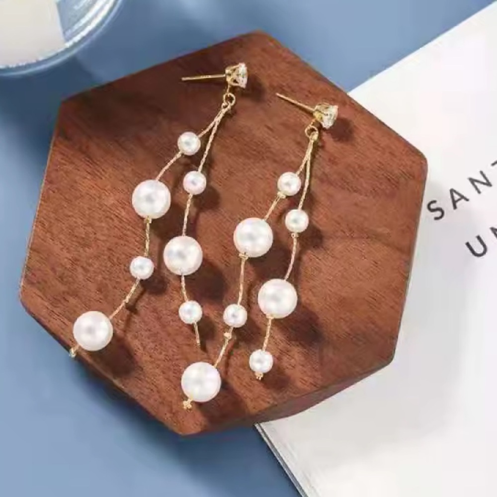 Gold and Cream Pearl Earrings